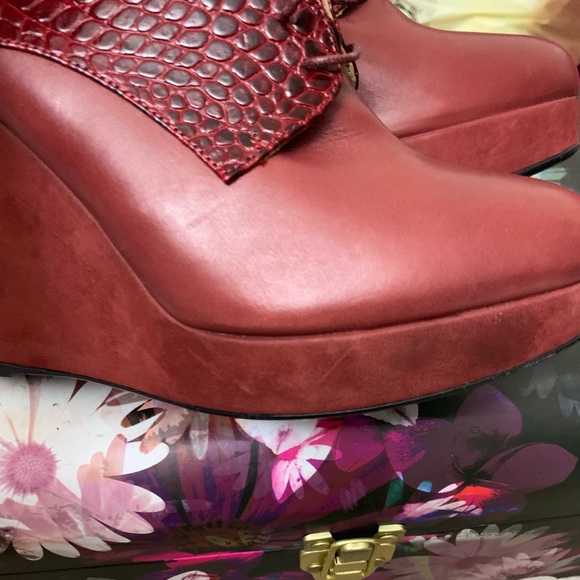 Longchamp Oxford Wedge Platform Shoes - Picture 7 of 8